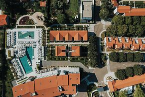 Molum Hotel & Residences
