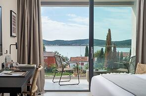 Molum Hotel & Residences