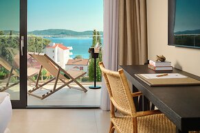 Molum Hotel & Residences