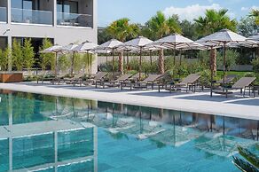 Molum Hotel & Residences