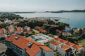 Molum Hotel & Residences