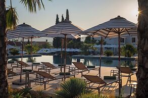 Molum Hotel & Residences