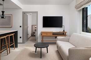 Molum Hotel & Residences