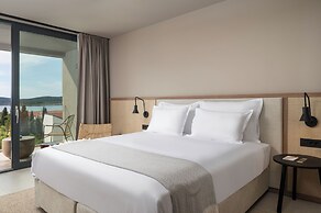 Molum Hotel & Residences