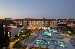 Molum Hotel & Residences