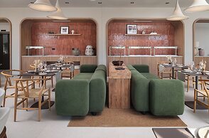 Molum Hotel & Residences