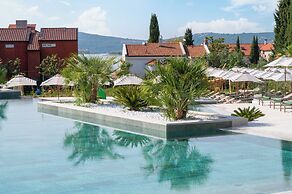 Molum Hotel & Residences