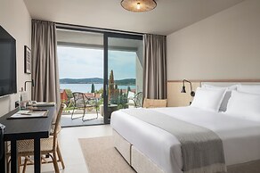 Molum Hotel & Residences