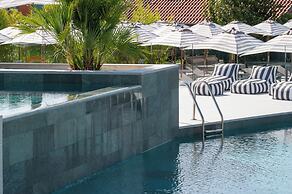 Molum Hotel & Residences