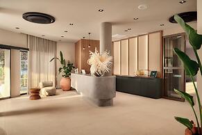 Molum Hotel & Residences
