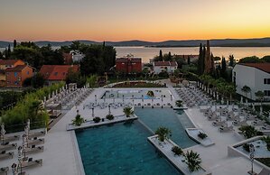 Molum Hotel & Residences