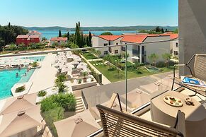 Molum Hotel & Residences