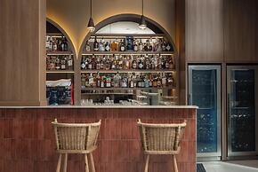 Molum Hotel & Residences