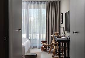 Molum Hotel & Residences