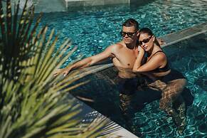Molum Hotel & Residences