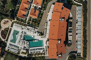 Molum Hotel & Residences