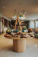 Molum Hotel & Residences
