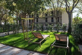 Molum Hotel & Residences