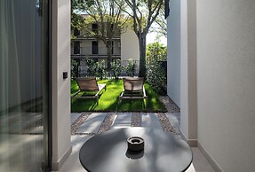 Molum Hotel & Residences