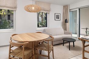 Molum Hotel & Residences