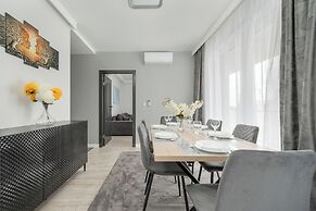 Białowieska Apartment Wrocław by Renters