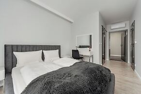 Białowieska Apartment Wrocław by Renters