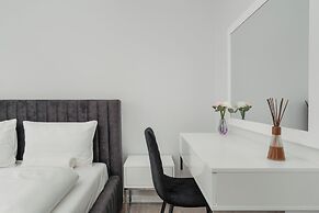 Białowieska Apartment Wrocław by Renters