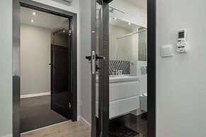Białowieska Apartment Wrocław by Renters