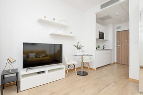 Studio With Parking in Wola by Renters