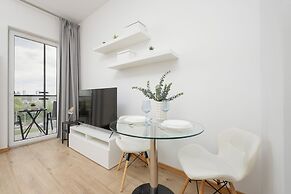 Studio With Parking in Wola by Renters