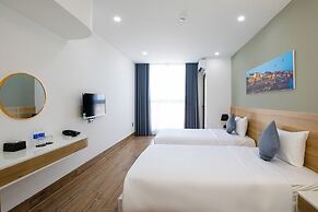 FIRST Studio Hotel Da Nang