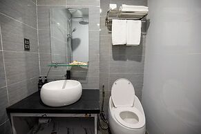 FIRST Studio Hotel Da Nang