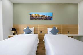 FIRST Studio Hotel Da Nang
