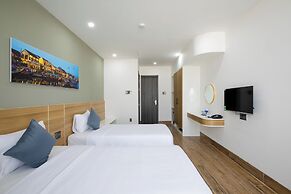 FIRST Studio Hotel Da Nang