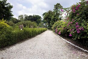 The Baradighi Bungalow - A Heritage Tea Resort