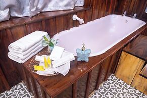 The Baradighi Bungalow - A Heritage Tea Resort