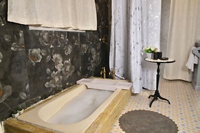 The Baradighi Bungalow - A Heritage Tea Resort