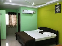 Goroomgo Galaxy Palace Bareli