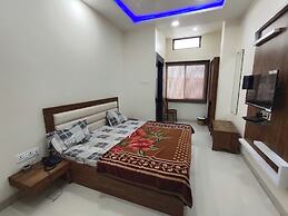 Goroomgo Galaxy Palace Bareli