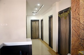 Goroomgo Galaxy Palace Bareli