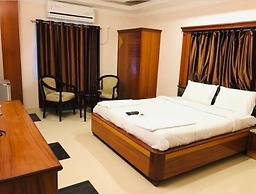 Goroomgo Galaxy Palace Bareli