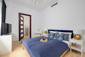 Apartment With Pool by Renters Prestige