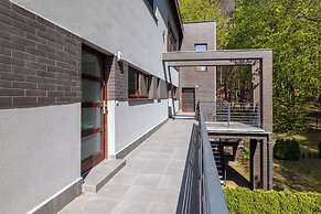 Apartment With Pool by Renters Prestige