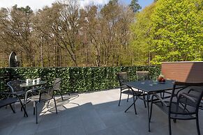 Apartment With Pool by Renters Prestige