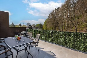 Apartment With Pool by Renters Prestige