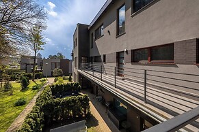 Apartment With Pool by Renters Prestige