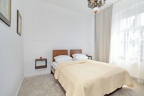 Poznan Apartment With Parking by Renters
