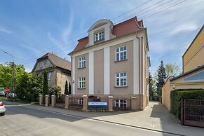Poznan Apartment With Parking by Renters