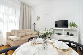 Poznan Apartment With Parking by Renters