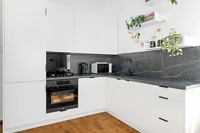 Poznan Apartment With Parking by Renters